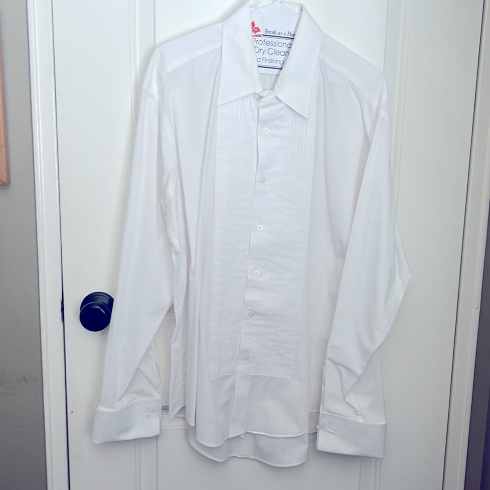 Men’s Tuxedo shirt with pleats.  Button holes for the studs. Arm length 34/35